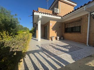 Xalet a Calle calle indiana, 5 5. Encantadora finca urbana con dos viviendas en palomares del río