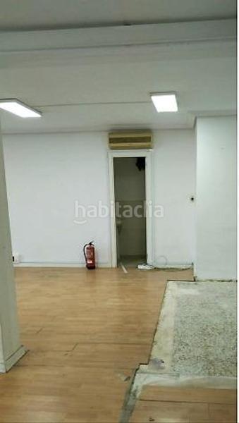 Foto f27ab7b6-acc2-4810-a956-7f35cc5865cc. Affitto locale commerciale in plaza virgen de la amargura 1 in Sevilla