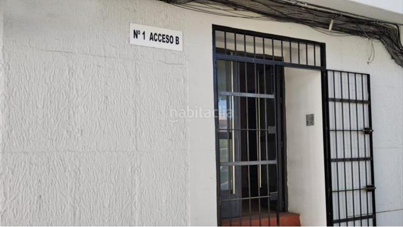 Foto 0705c86e-1814-4f92-9288-2cb1aa5b8abb. Rent business premise in plaza virgen de la amargura 1 in Sevilla