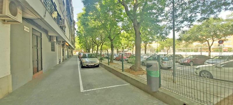 Foto 5437d6f3-0f92-4565-b445-dcc584a73462. Rent business premise in plaza virgen de la amargura 1 in Sevilla