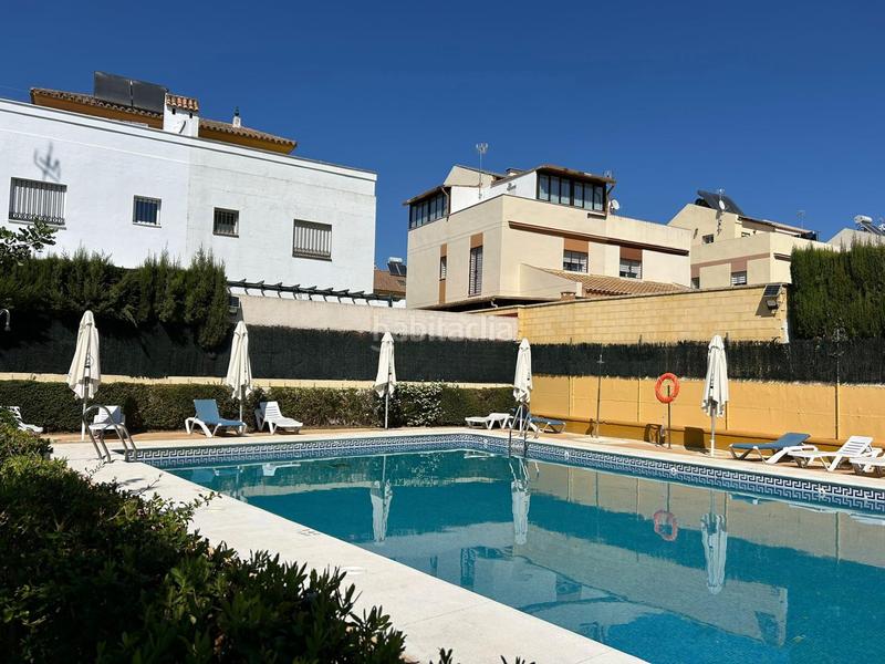 Foto f8f83ba9-3c2c-44e2-9f4e-fbe8d046c334. Casa bifamiliare in avenida del torrejon 59 in Gines