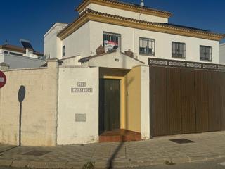 Casa aparellada a Avenida del torrejon 59. Oportunidad pareado en avenida torrejón