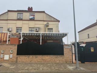 Casa aparellada  Avenida del torrejon 37. Magnífico chalet en gines de grandes dimensiones y piscina priva