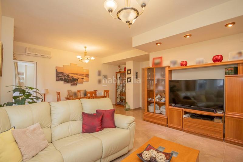 Foto 0811bec2-fa32-4c83-b1d7-943ee3e600c7. Doppelhaus mit parking in Condequinto Montequinto