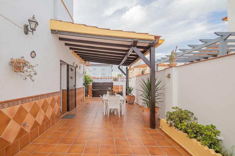 Foto 8e975785-d8f8-4082-b047-2515e19835b3. Doppelhaus mit parking in Condequinto Montequinto