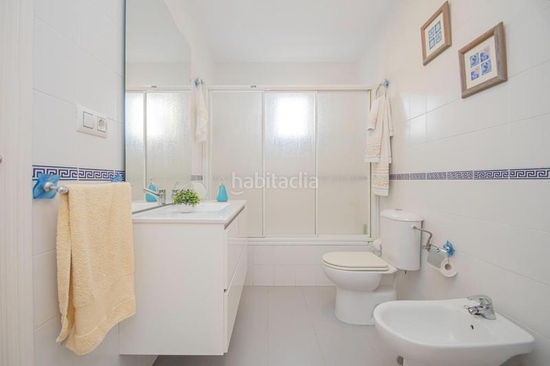 Foto ed309367-d428-4b7d-88d7-0c07ceaca93a. Doppelhaus mit parking in Condequinto Montequinto