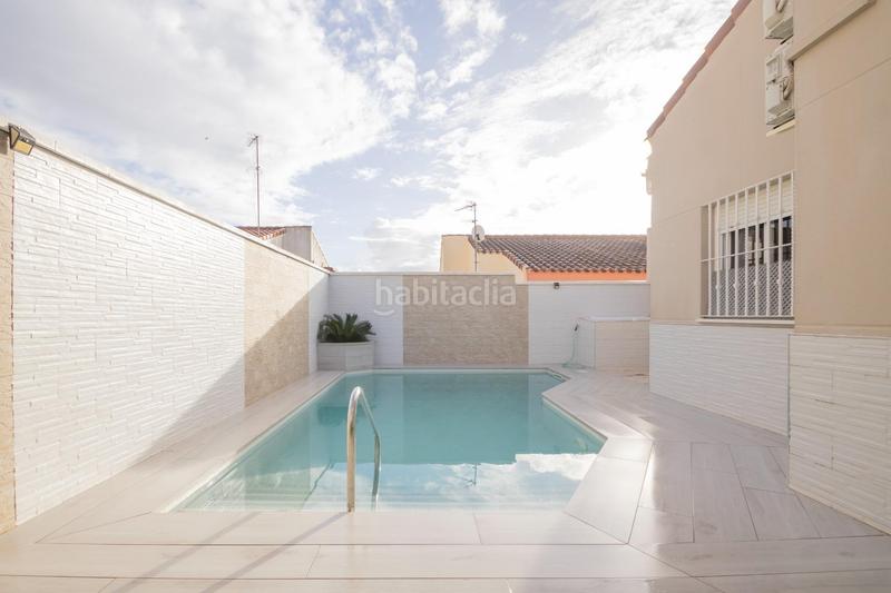 Foto 02656b82-1b31-4ec0-bec7-939ea9d499bf. Casa bifamiliare con parcheggio piscina in Bollullos de la Mitación