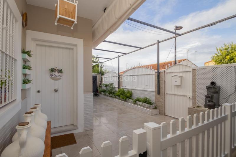 Foto 42b8517e-cafd-4edb-8f0a-ba40252cc0ec. Casa bifamiliare con parcheggio piscina in Bollullos de la Mitación