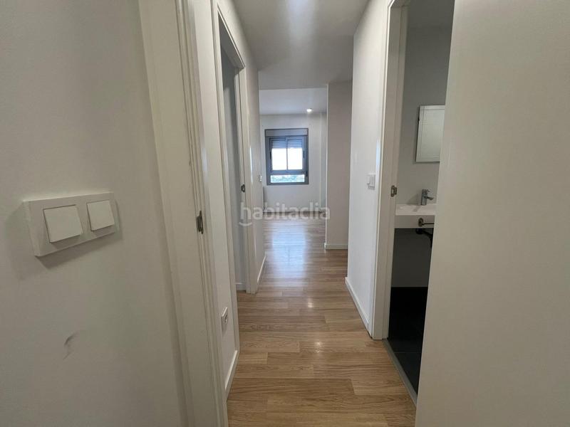 Foto 3e0eb81f-23f4-4a8a-8554-4d00d1e21f4f. Alquiler piso moderno y acogedor piso en alquiler con amplias comodidades en Tomares