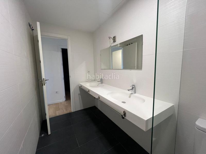 Foto a41dd146-3bc3-4ccc-b04e-0a2b57fca3d6. Alquiler piso moderno y acogedor piso en alquiler con amplias comodidades en Tomares