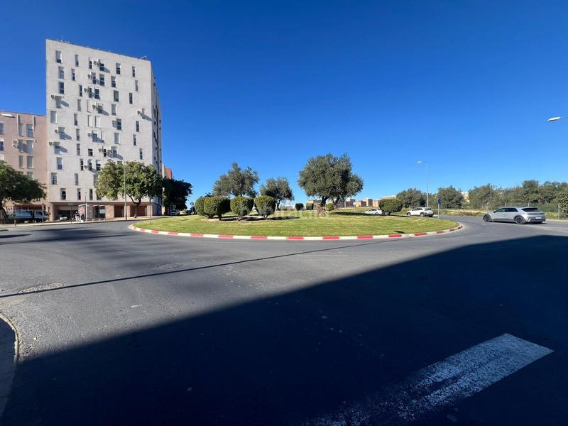 Foto ffc4998c-e93e-4296-a924-a90ad7fbbf86. Alquiler piso moderno y acogedor piso en alquiler con amplias comodidades en Tomares