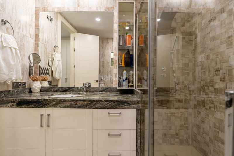 Foto 4a728047-ced3-41d2-9600-56abbc17c56f. Àtic amb piscina a Triana Este Sevilla