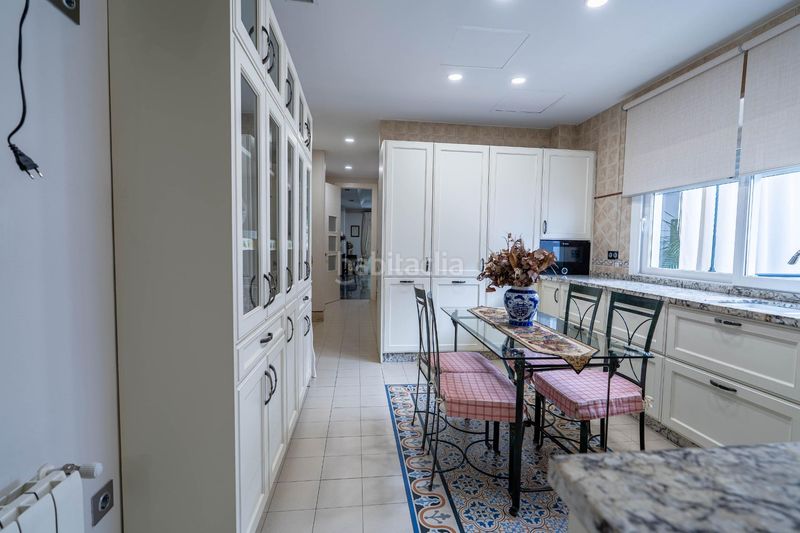 Foto f2d65b00-9805-4ab4-962d-c6d505f2247e. Àtic amb piscina a Triana Este Sevilla