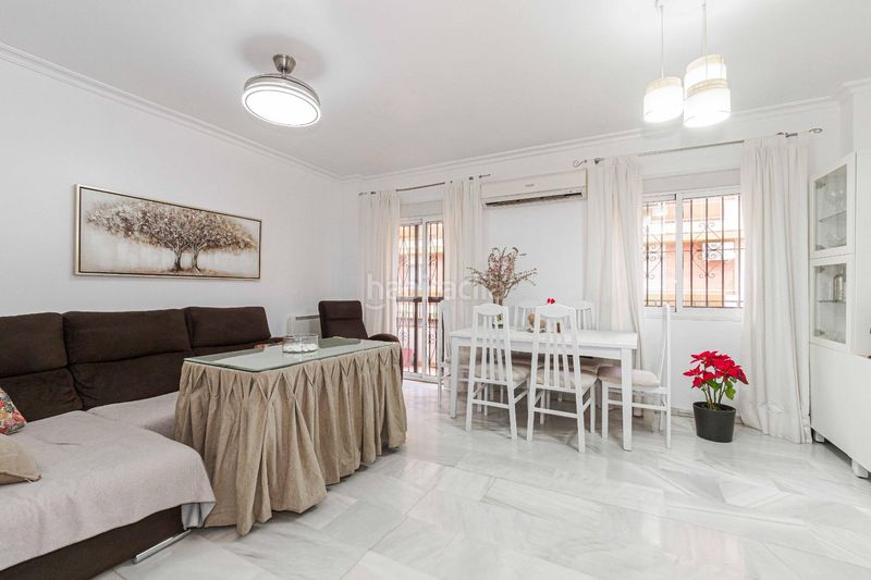 Foto 44a76b6c-9608-4896-81de-b3ecc6048d0c. Casa amb aparcament a Cruz Roja Sevilla