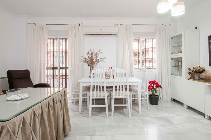 Foto de548769-e9fd-4a6e-9718-2184594f469a. Casa amb aparcament a Cruz Roja Sevilla