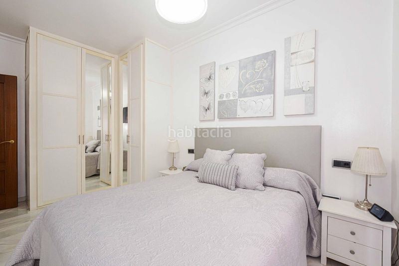 Foto f1eb18da-e3da-4a46-862c-6e7db98e5776. Casa amb aparcament a Cruz Roja Sevilla