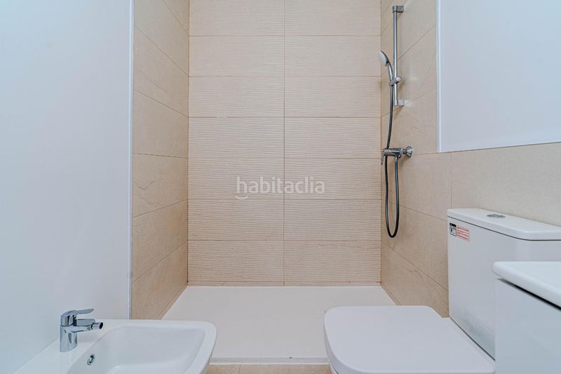 Foto bd3563d1-c54a-4c44-9d99-bd7e39115623. Pis amb calefacció aparcament piscina a Aljamar Tomares