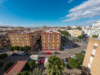 Pis a El Torrejón - El Cerezo. Oportunidad frente al hospital macarena  6º piso para reformar
