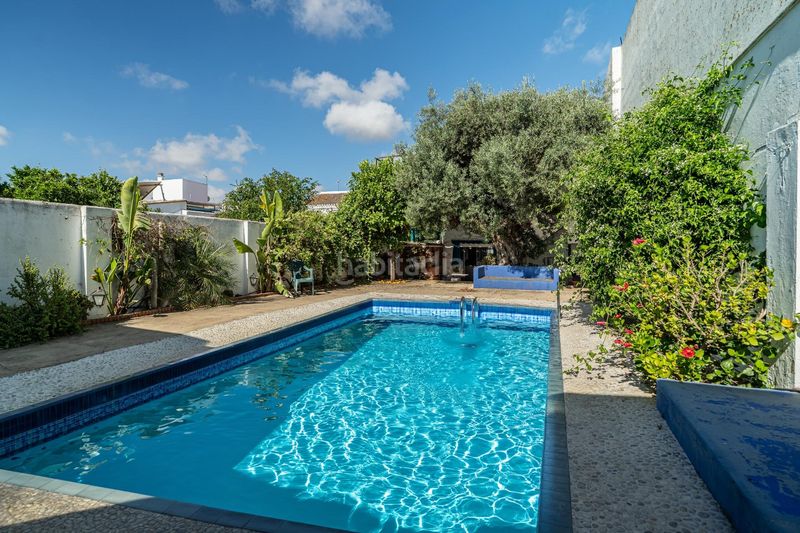 Foto a399a258-60f2-4c79-bc72-6c5f78ad4355. Casa amb piscina a Valencina de la Concepción