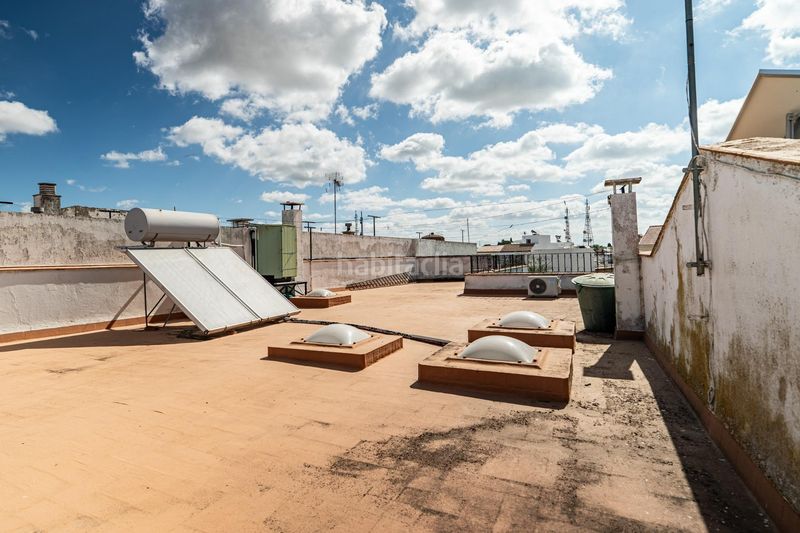 Foto dd3a704c-95ed-44a8-a98e-0fd261edede0. Casa amb piscina a Valencina de la Concepción