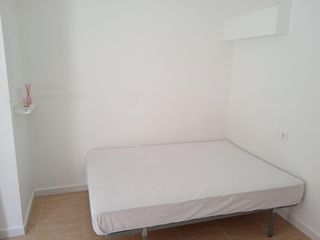 Miete Studiowohnung  Calle cervantes. Estudio en el centro de bormujos