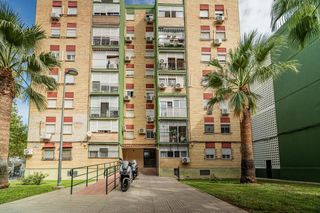 Appartement  Plaza roma. Luminoso piso de 3 dormitorios, con orientación suroeste.