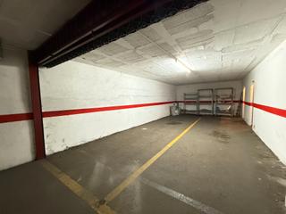 Aparcament cotxe  Ronda de sant oleguer. Plaza de garaje doble para cuatro coches  y 2 trasteros  en la r