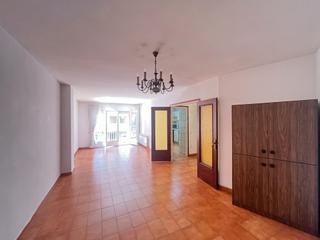 Appartement dans Perams. Piso de grandes dimensiones completamente exterior