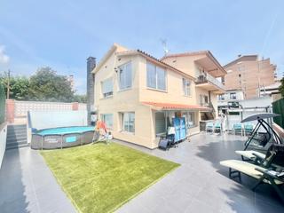 Chalet in Centre-Nucli Antic. Magnifica casa completamente reformada