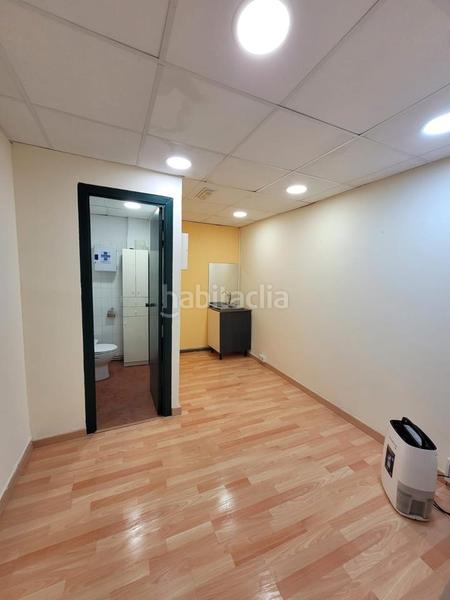 Foto 01d3a9ef-3f32-41f0-b3dd-793f668d7d2e. Local comercial magnifico local , ideal inversión en Mataró