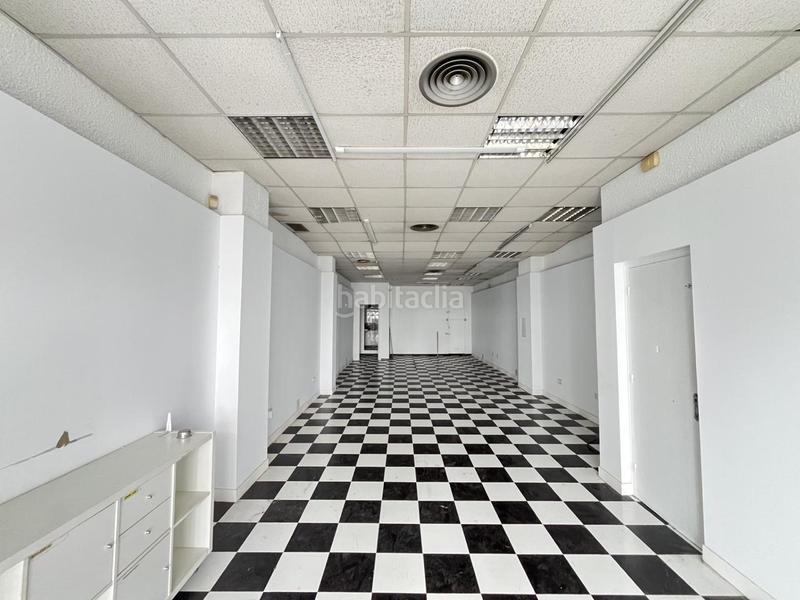 Foto de3eaaa9-2a27-459a-8417-23f7c49b1da5. Affitto locale commerciale in Eixample Mataró