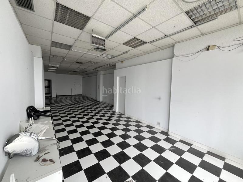 Foto 60bc9ff2-8aa4-4852-b7ac-27034d48d401. Alquiler local comercial magnifico local en primera linea de mar en Mataró