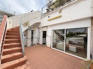 Maison  Gravina. Casa de cos centremar amb parquing