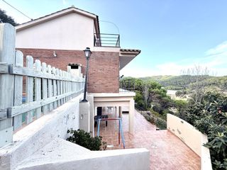 Haus in Urbanitzacions. Espectacular casa 4 vientos con piscina en las ginesteres
