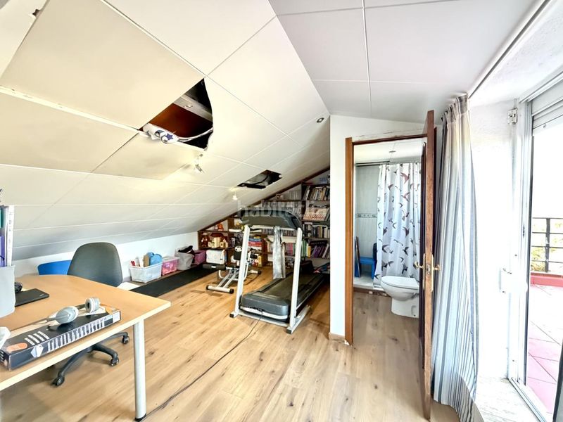 Foto b2fbe075-51d7-4356-b748-2b6d2e7d9db6. Casa amb piscina a Urbanitzacions Argentona