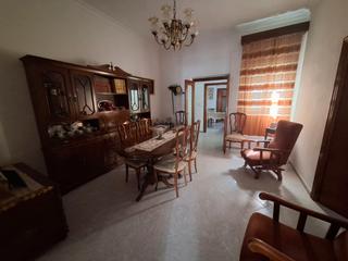 Etagenwohnung  Calle sor angela de la cruz. Piso en el centro de moguer