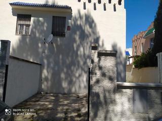 Casa aparellada  Avenida almensilla. Vivienda pareada en venta en palomares del rio