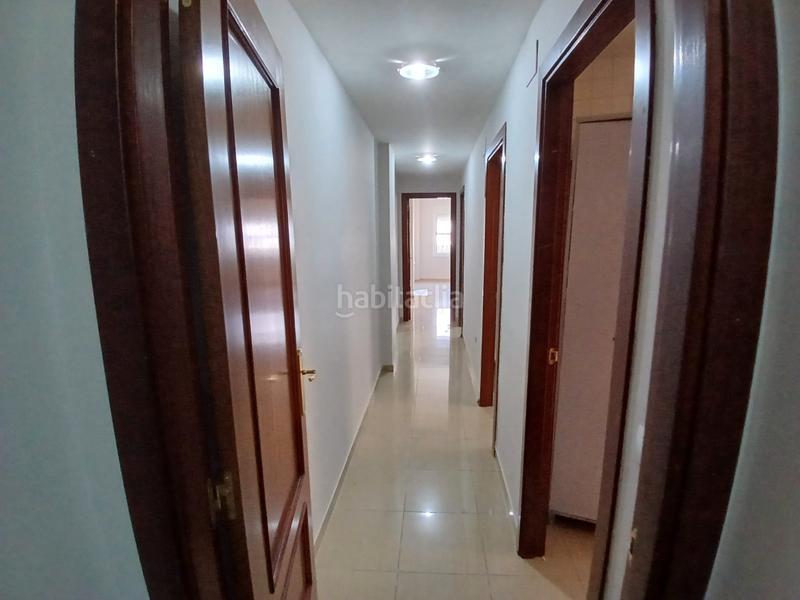 Foto b8746faf-03be-40cb-8265-38aa98171fd9. Piso  en venta en alcala del rio (sevilla) en Alcalá del Río
