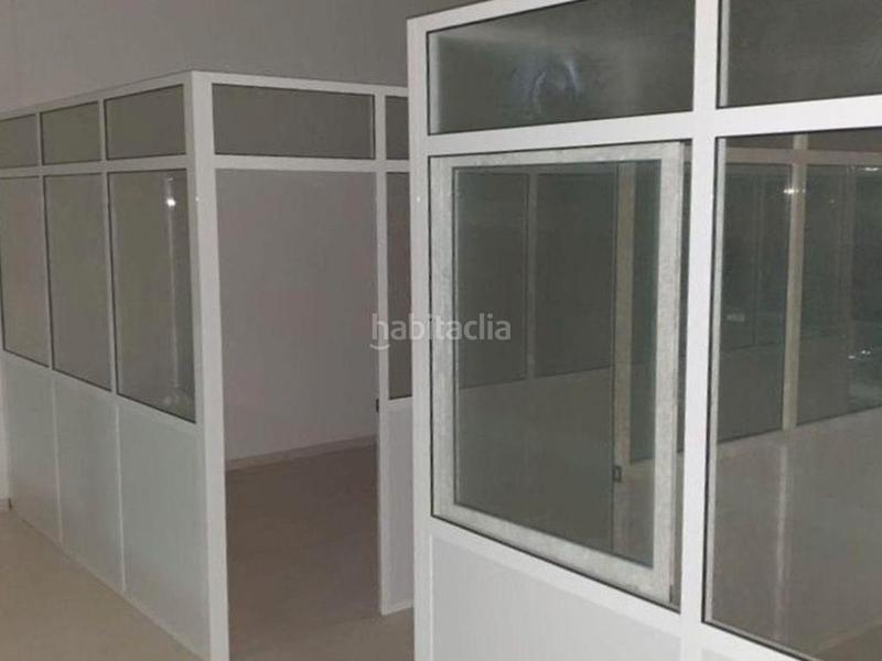 Foto ed6e6cfe-9fba-47f8-a076-9cddd404c224. Oficina a calle marqués de pickman 15 a Barrio del Nervión Sevilla