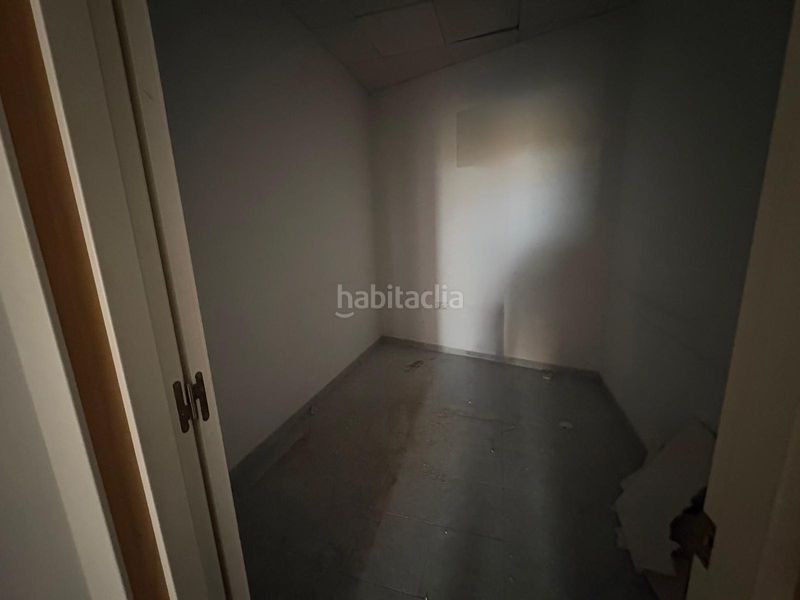 Foto 73febbe4-57a4-4785-9d46-3e93e23c4dea. Location local commercial dans Algaba (La)