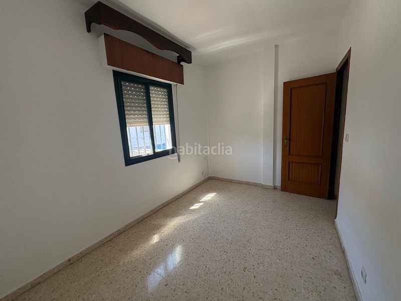 Foto 0a13eff6-d99f-43f6-964b-ab75a30c2410. Casa adossada amb xemeneia aparcament a colores - entreparques Sevilla