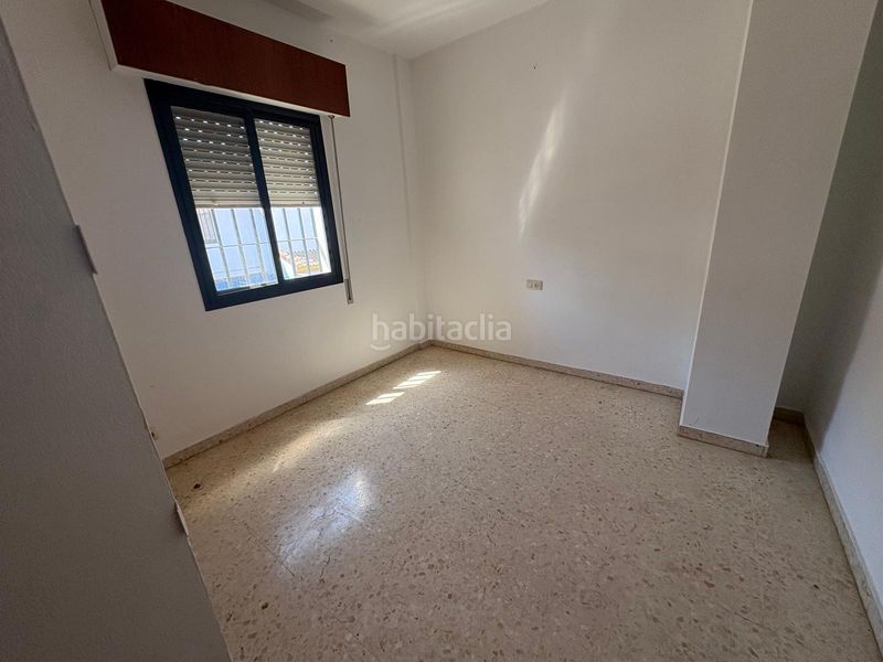 Foto 32bfa87b-3720-4217-af56-c7eb7968e77b. Casa adossada amb xemeneia aparcament a colores - entreparques Sevilla