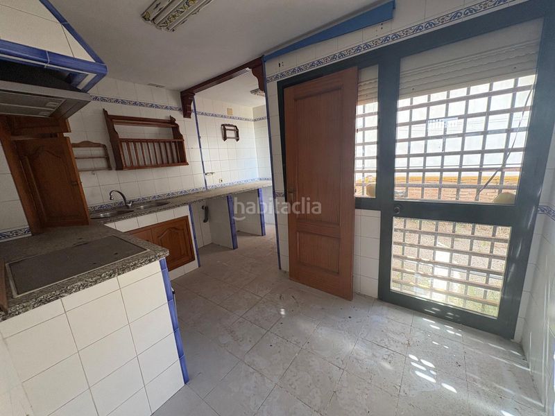 Foto 856f8c10-2b58-4c6c-9b85-49121c233218. Casa adossada amb xemeneia aparcament a colores - entreparques Sevilla