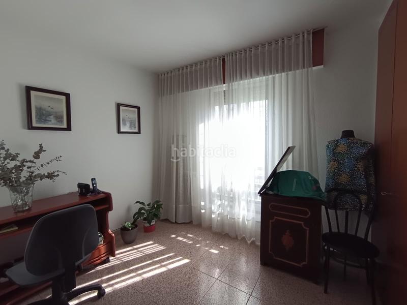 Foto 4ec8a5a3-45fc-42f8-9c0c-6178cb7badaf. Casa adossada amb xemeneia calefacció a La Poveda Arganda del Rey