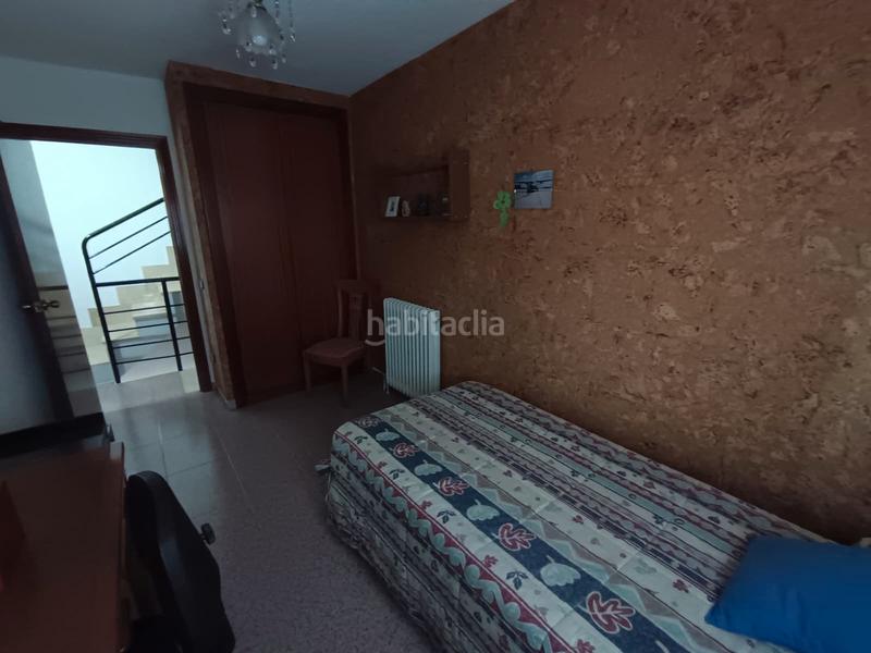 Foto bfd71b71-2cee-4640-b1c7-d579c1353e38. Casa adossada amb xemeneia calefacció a La Poveda Arganda del Rey