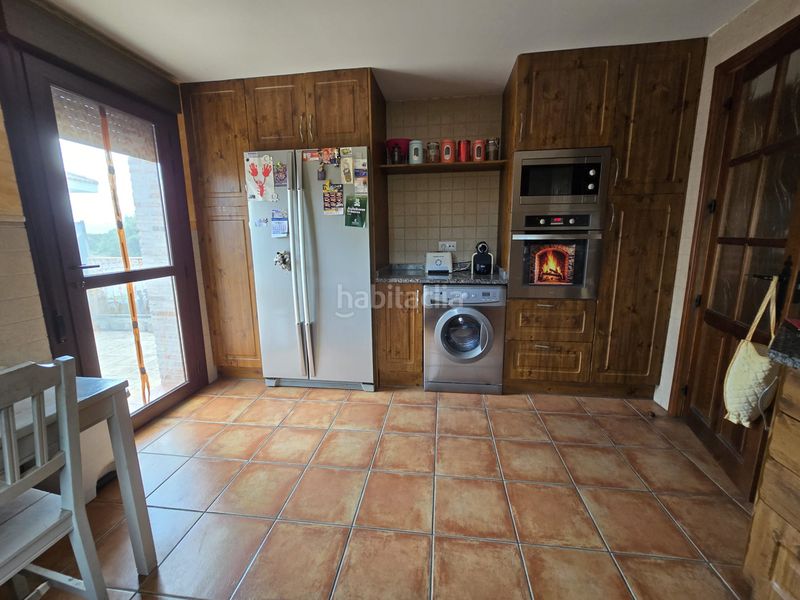 Foto e0d0aebb-f655-4702-a20a-a4666f8ab336. Chalet  en venta en Chiloeches