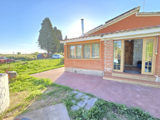 Casa en Chinchón. Casa independiente en venta en la vega de chinchón