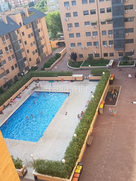 Foto 7fadd65f-c92e-480c-811a-c6febd95aa7f. Àtic amb calefacció aparcament piscina a Butarque Madrid