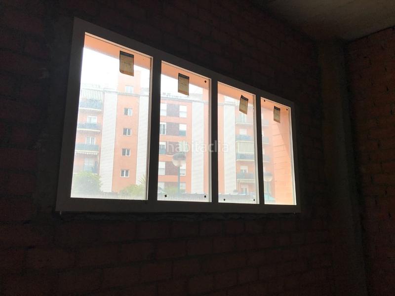 Foto bf97c9e2-9fd8-482a-9c52-dfcdf0998428. Lloguer local comercial a avenida ciencias las 25 a Sevilla