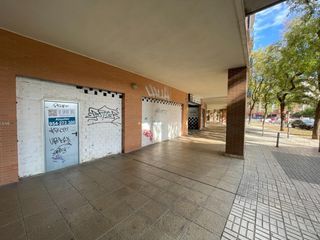 Miete Geschäftsraum in Avenida ciencias las 25. Oportunidad única en sevilla este! último local disponible en ed
